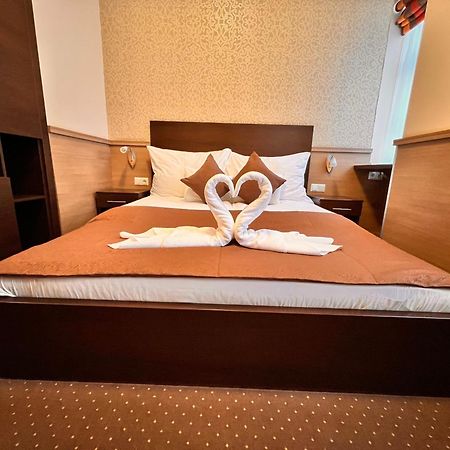Central Hotel 21 And Apartments Budapest Luaran gambar
