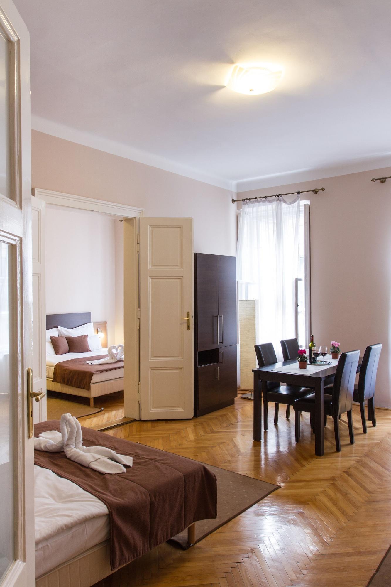 Central Hotel 21 And Apartments Budapest Luaran gambar
