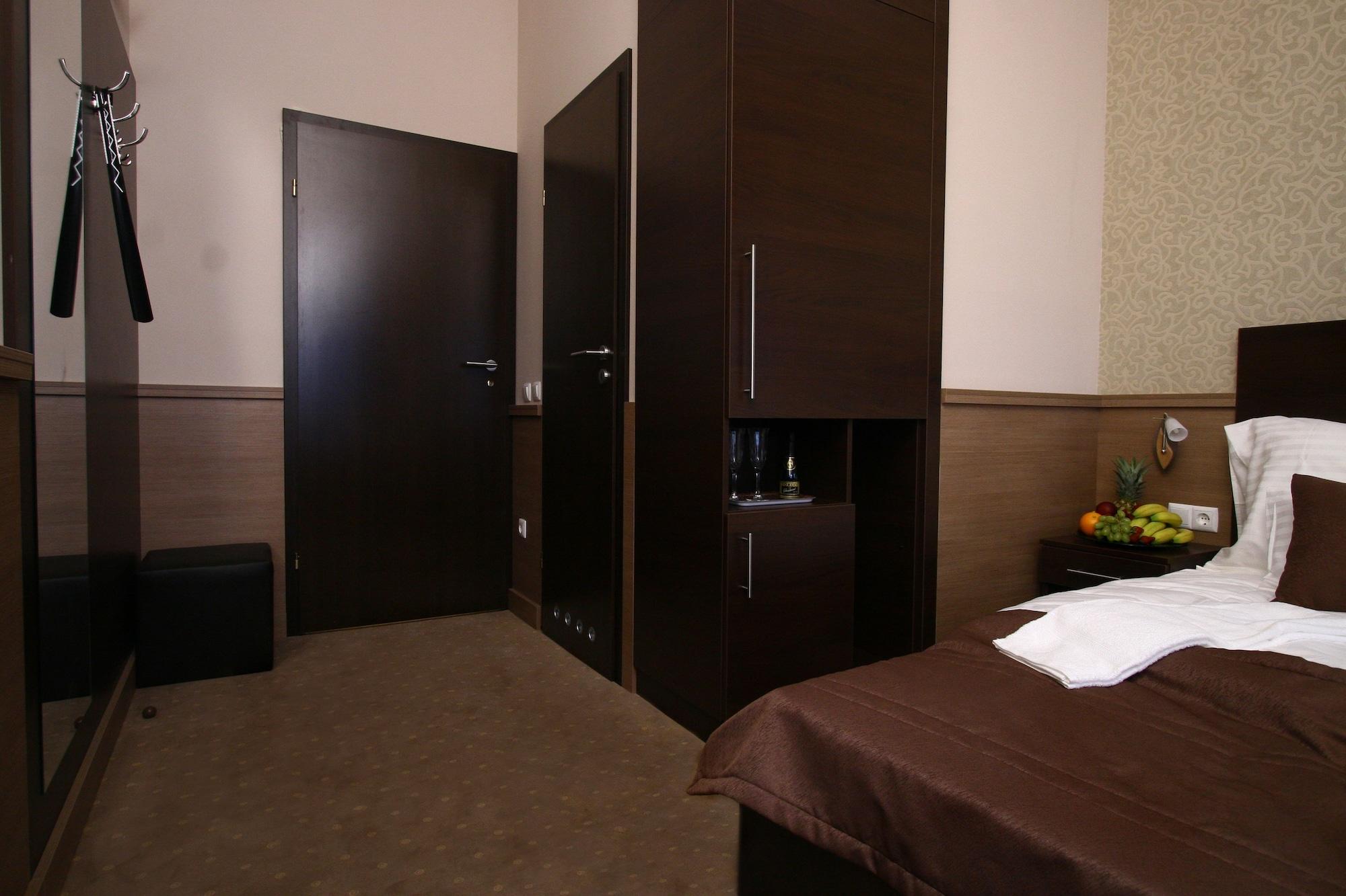 Central Hotel 21 And Apartments Budapest Bilik gambar