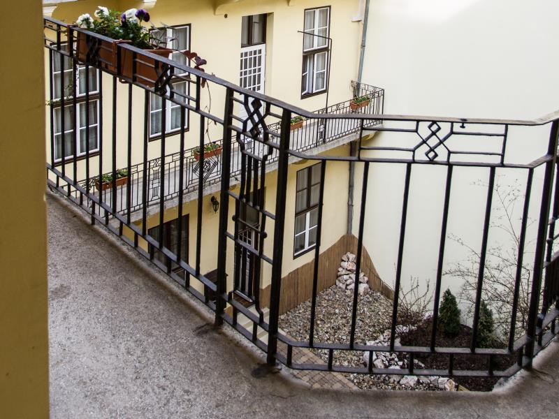 Central Hotel 21 And Apartments Budapest Luaran gambar