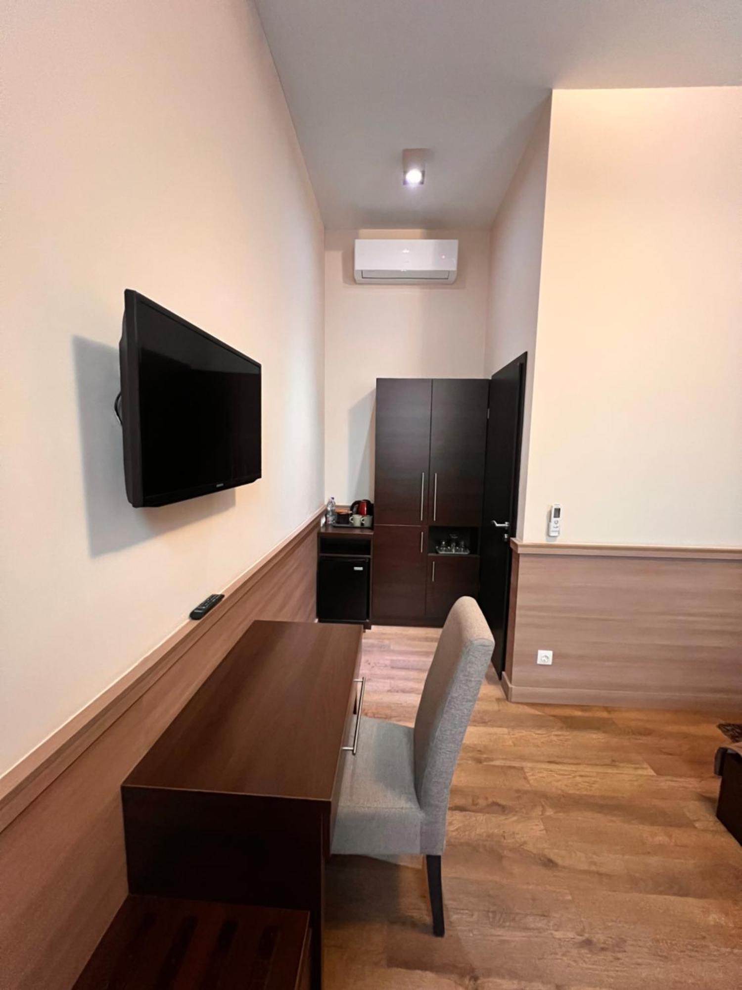 Central Hotel 21 And Apartments Budapest Bilik gambar