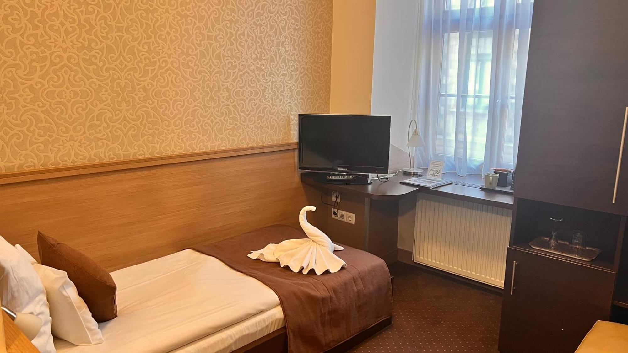 Central Hotel 21 And Apartments Budapest Bilik gambar