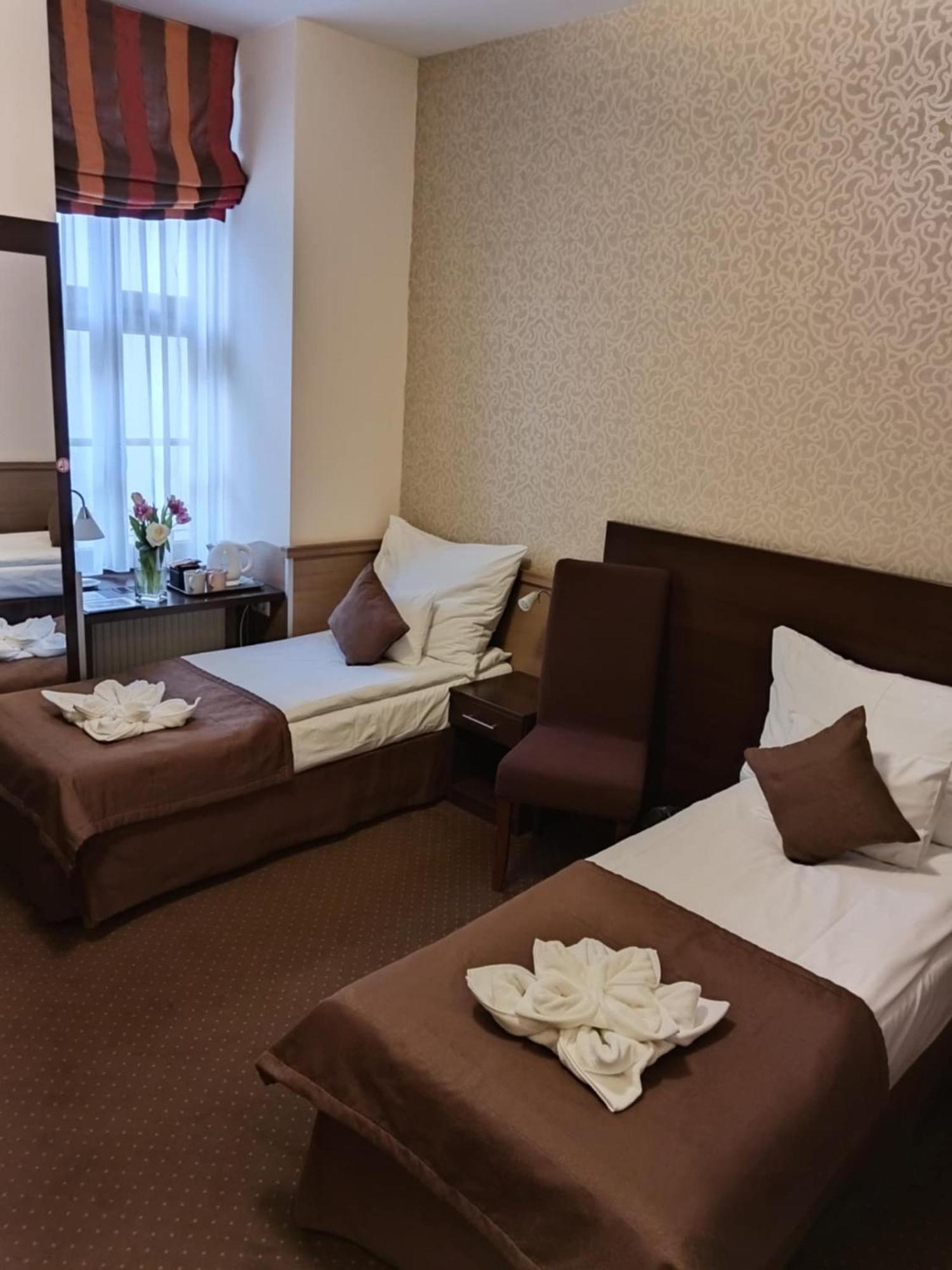 Central Hotel 21 And Apartments Budapest Luaran gambar