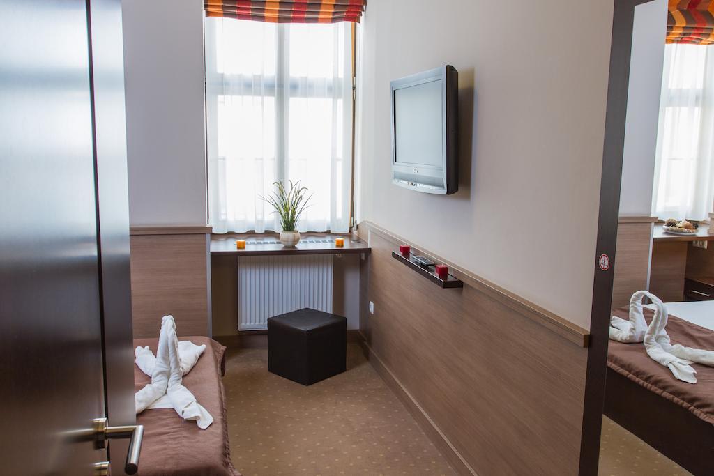 Central Hotel 21 And Apartments Budapest Luaran gambar